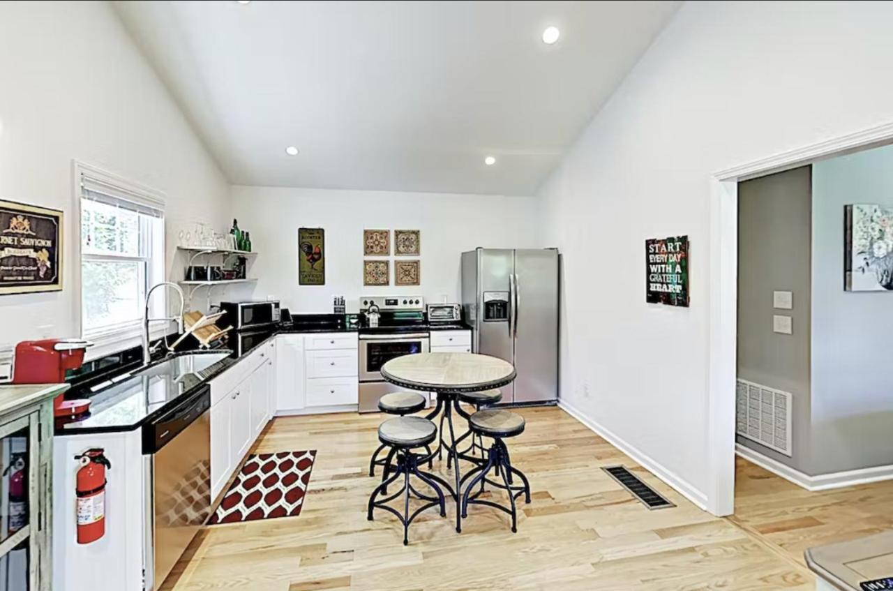 Dogwood Blossom Cottage Эшвилл Экстерьер фото